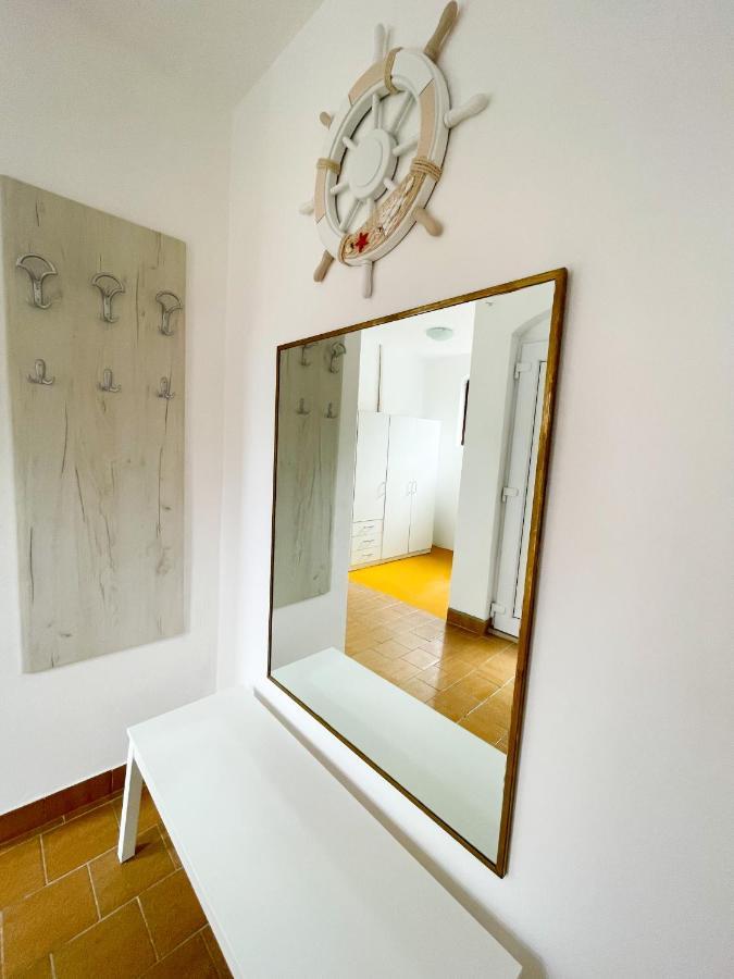 Spacious Apartment Amaros Korcula Town Exterior photo