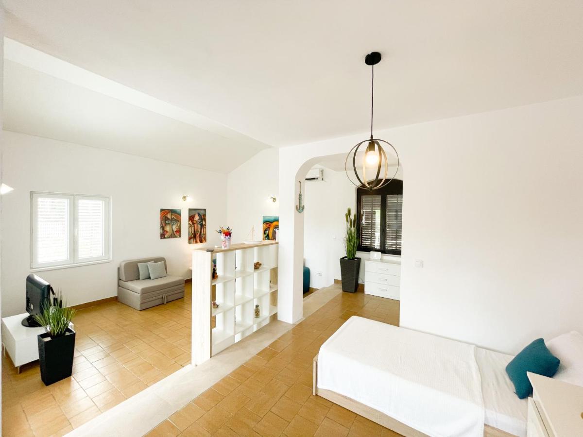 Spacious Apartment Amaros Korcula Town Exterior photo